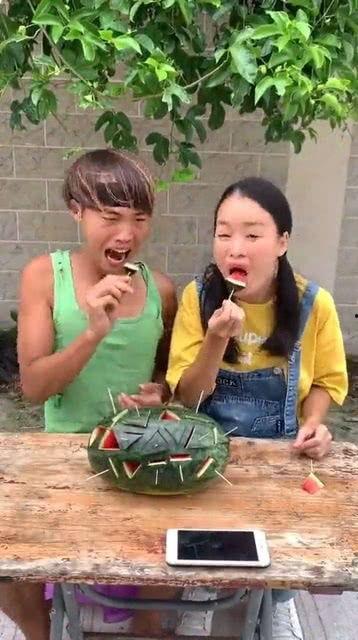 怒江小伙蔡总的吃瓜网,吃瓜网背后的创业传奇
